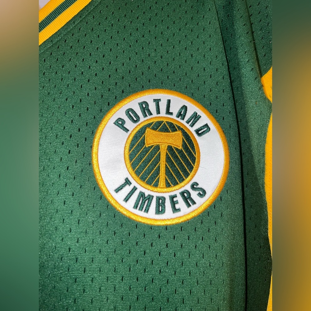 Mitchell & Ness Vintage Portland Timbers Soccer Team Jersey Baseball Green Gold - Picture 4 of 6